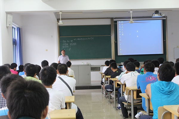 永利集团88304官网2011级新生入学教育圆满结束3